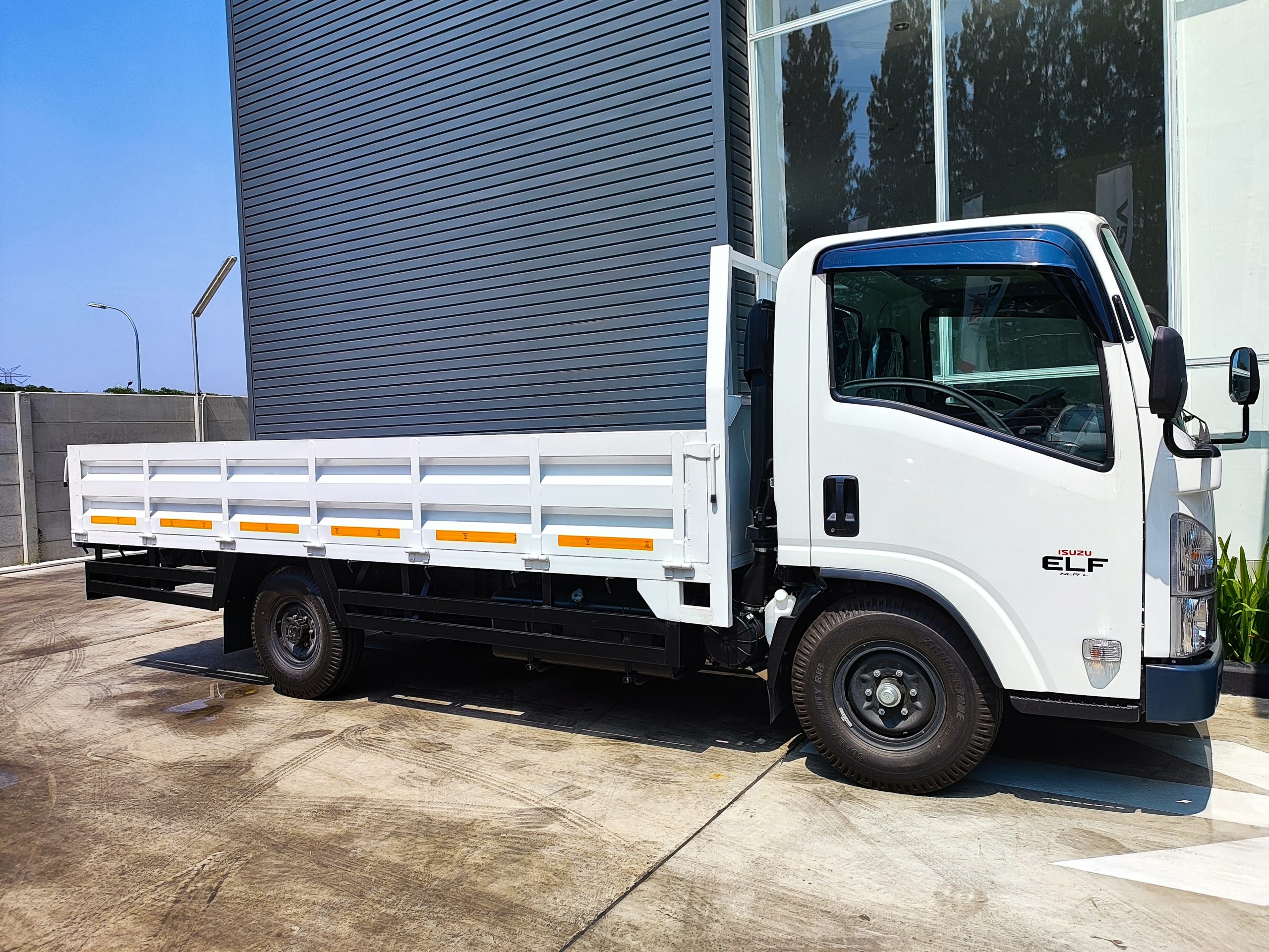 Isuzu NLR Long – Bak Besi