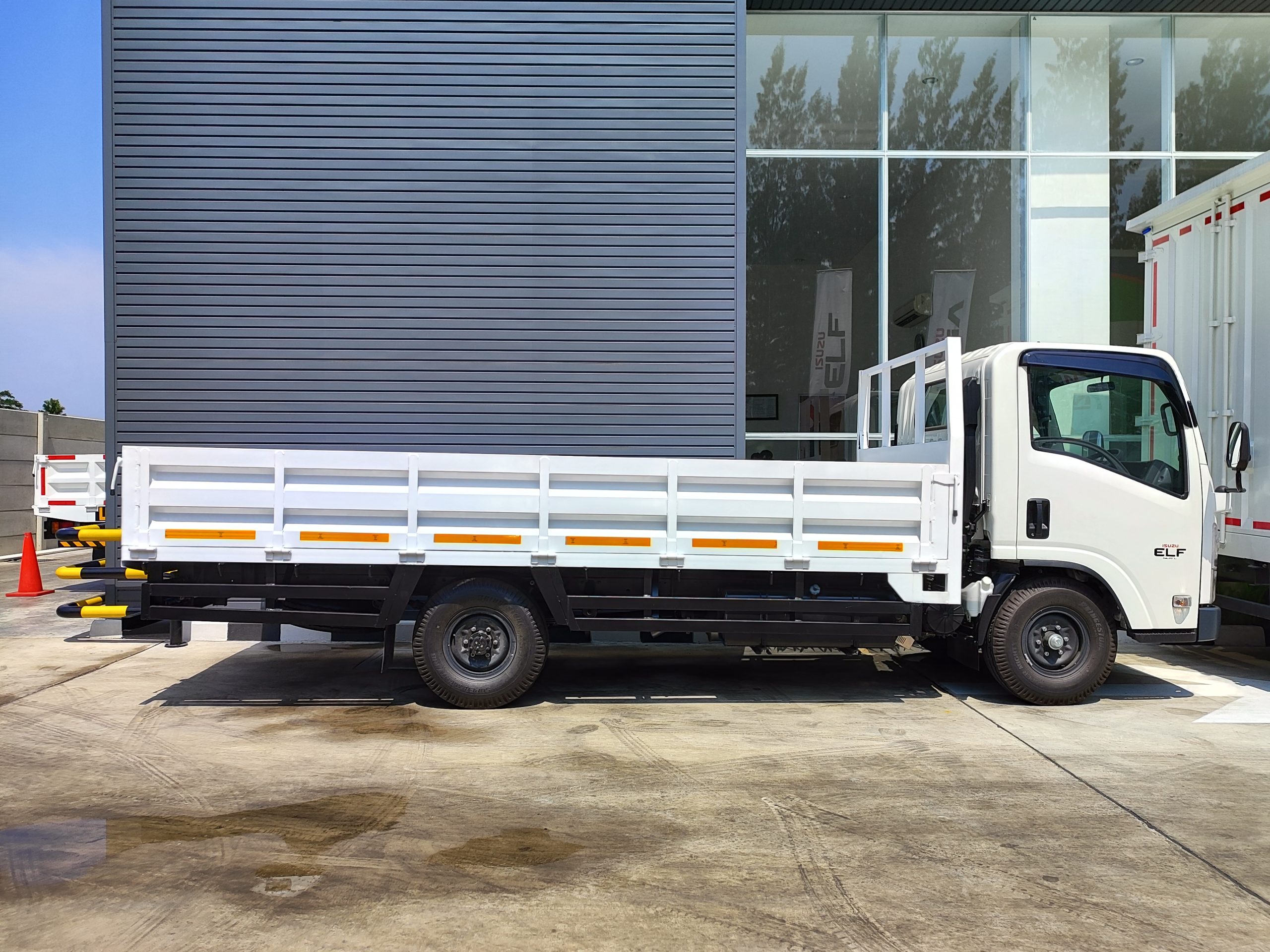 Isuzu NLR Long – Bak Besi