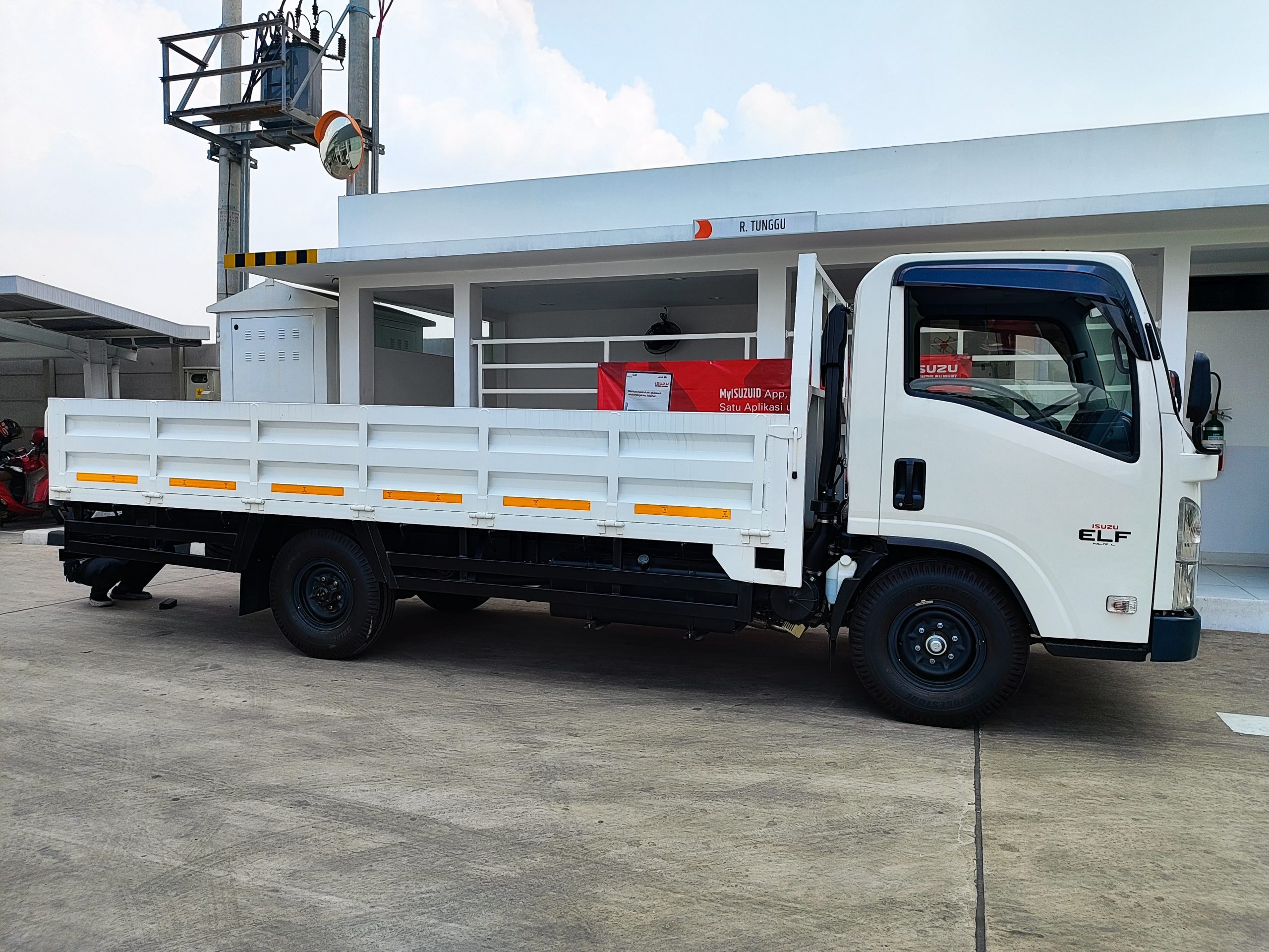 Isuzu NLR Long – Bak Besi