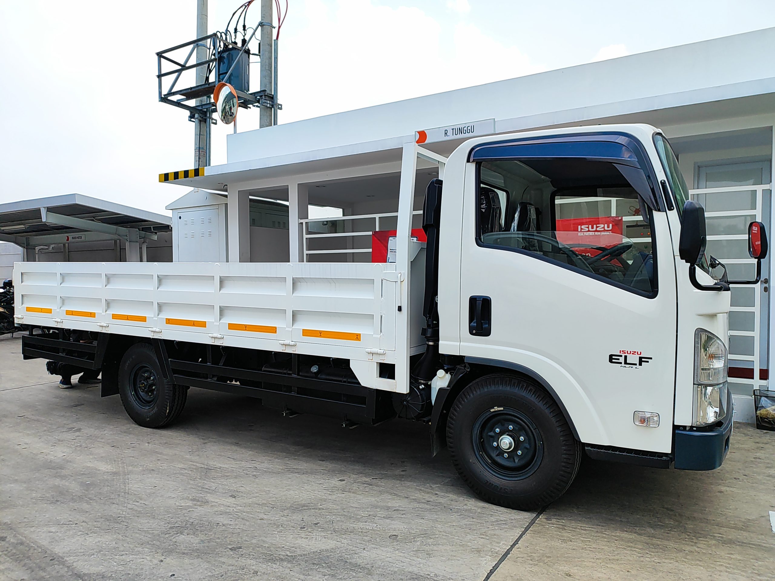 Isuzu NLR Long – Bak Besi